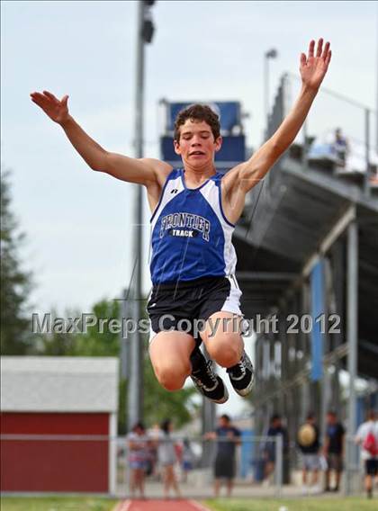 Thumbnail 3 in SWYL JV Finals (Field Events) photogallery.
