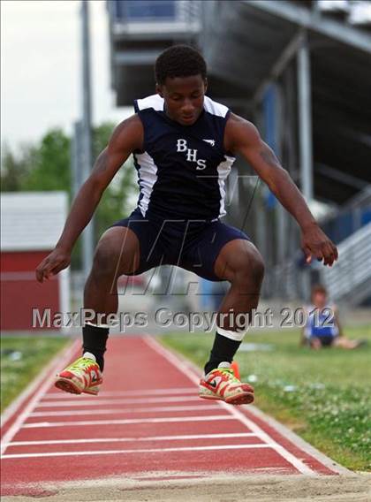 Thumbnail 2 in SWYL JV Finals (Field Events) photogallery.