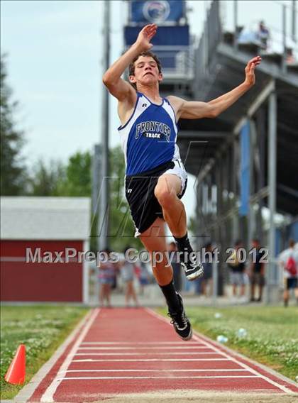 Thumbnail 1 in SWYL JV Finals (Field Events) photogallery.