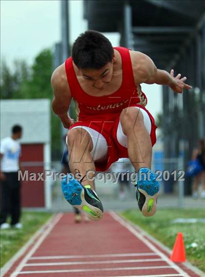 Thumbnail 3 in SWYL JV Finals (Field Events) photogallery.
