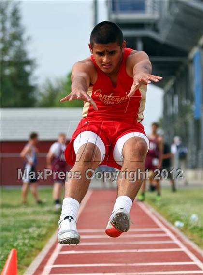 Thumbnail 2 in SWYL JV Finals (Field Events) photogallery.