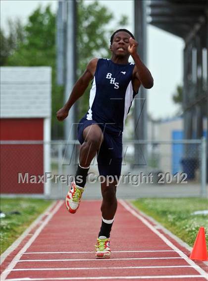Thumbnail 2 in SWYL JV Finals (Field Events) photogallery.