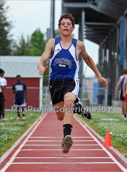 Thumbnail 1 in SWYL JV Finals (Field Events) photogallery.