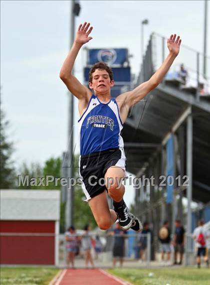 Thumbnail 2 in SWYL JV Finals (Field Events) photogallery.