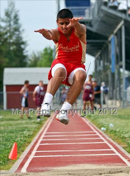 Thumbnail 1 in SWYL JV Finals (Field Events) photogallery.