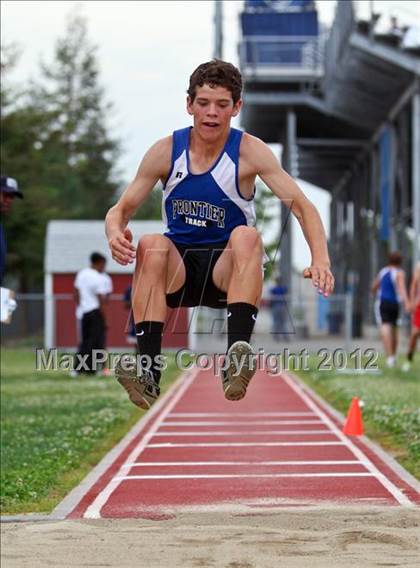 Thumbnail 1 in SWYL JV Finals (Field Events) photogallery.