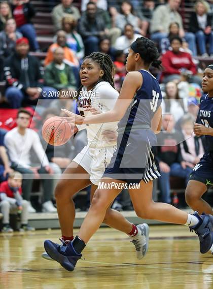 Thumbnail 1 in Lee's Summit West @ Lee's Summit North (MSHSAA Class 5 District 13 Final) photogallery.