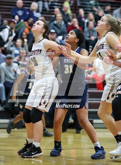 Thumbnail 2 in Lee's Summit West @ Lee's Summit North (MSHSAA Class 5 District 13 Final) photogallery.