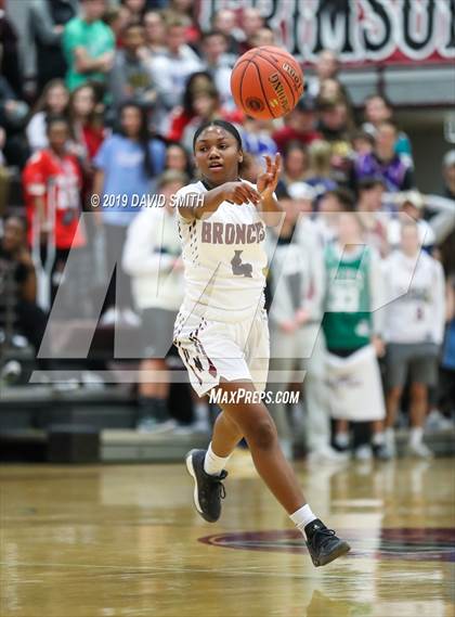 Thumbnail 3 in Lee's Summit West @ Lee's Summit North (MSHSAA Class 5 District 13 Final) photogallery.