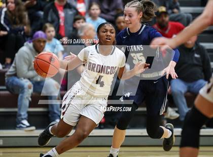 Thumbnail 3 in Lee's Summit West @ Lee's Summit North (MSHSAA Class 5 District 13 Final) photogallery.