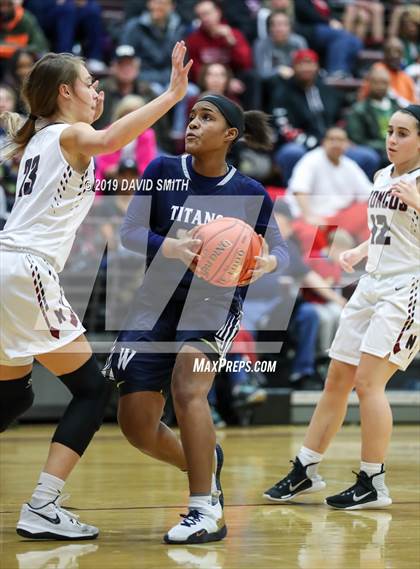 Thumbnail 2 in Lee's Summit West @ Lee's Summit North (MSHSAA Class 5 District 13 Final) photogallery.