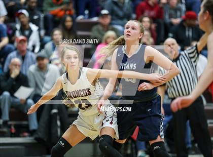 Thumbnail 2 in Lee's Summit West @ Lee's Summit North (MSHSAA Class 5 District 13 Final) photogallery.