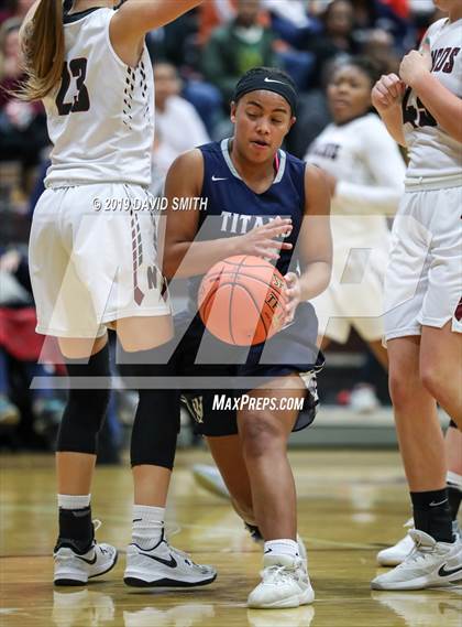 Thumbnail 1 in Lee's Summit West @ Lee's Summit North (MSHSAA Class 5 District 13 Final) photogallery.