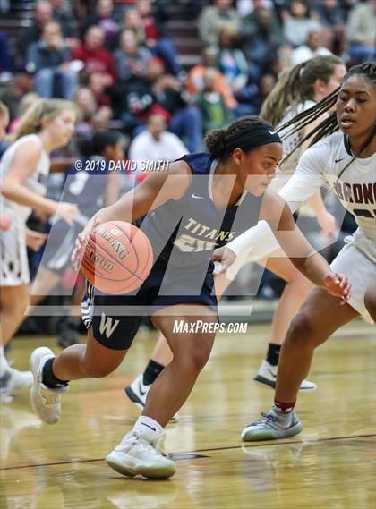 Thumbnail 2 in Lee's Summit West @ Lee's Summit North (MSHSAA Class 5 District 13 Final) photogallery.