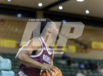 Thumbnail 3 in Midland Legacy vs. Del Rio (Byron Johnston Holiday Classic) photogallery.