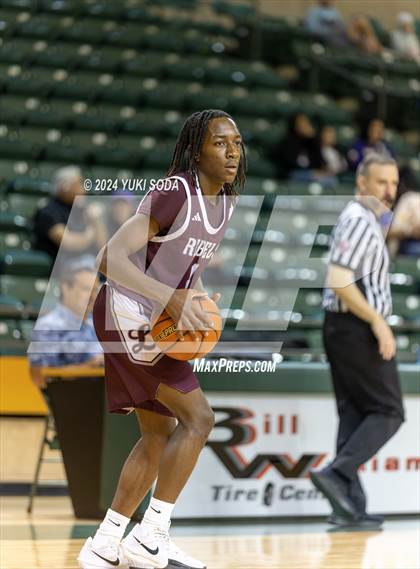 Thumbnail 3 in Midland Legacy vs. Del Rio (Byron Johnston Holiday Classic) photogallery.