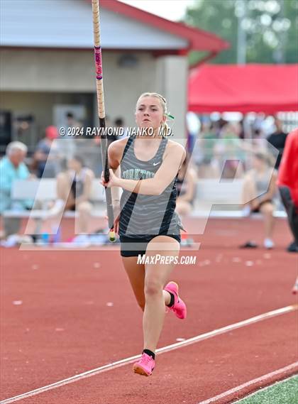 Thumbnail 3 in IHSAA Pike Regional (Pole Vault)  photogallery.