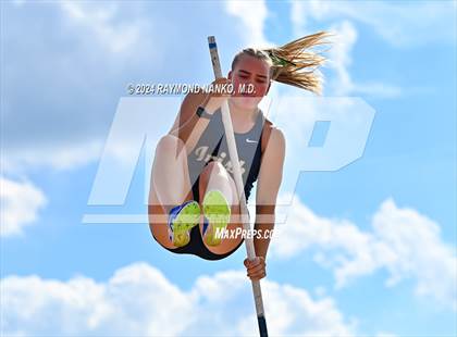 Thumbnail 3 in IHSAA Pike Regional (Pole Vault)  photogallery.