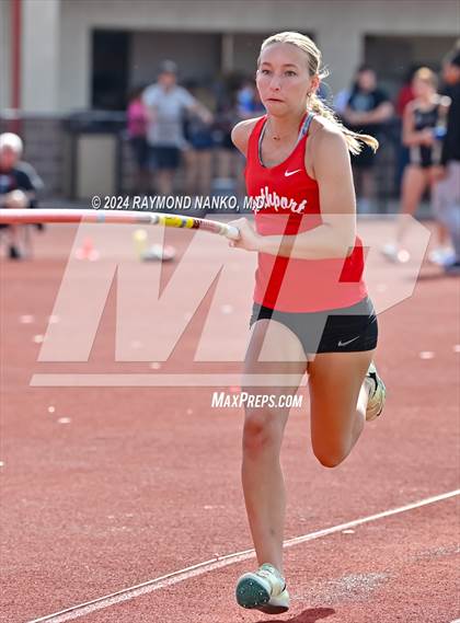 Thumbnail 3 in IHSAA Pike Regional (Pole Vault)  photogallery.