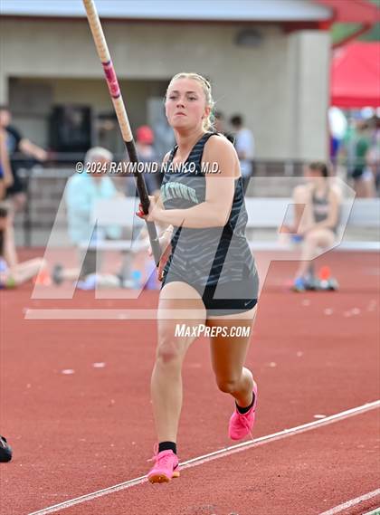 Thumbnail 2 in IHSAA Pike Regional (Pole Vault)  photogallery.
