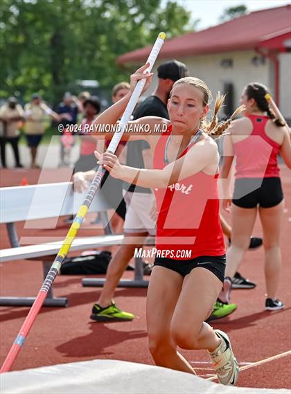Thumbnail 2 in IHSAA Pike Regional (Pole Vault)  photogallery.