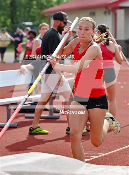 Thumbnail 1 in IHSAA Pike Regional (Pole Vault)  photogallery.
