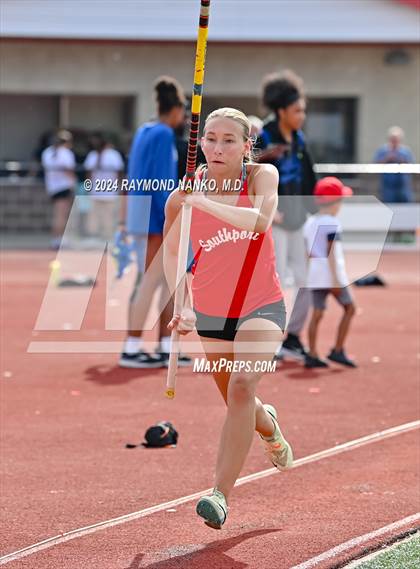 Thumbnail 3 in IHSAA Pike Regional (Pole Vault)  photogallery.