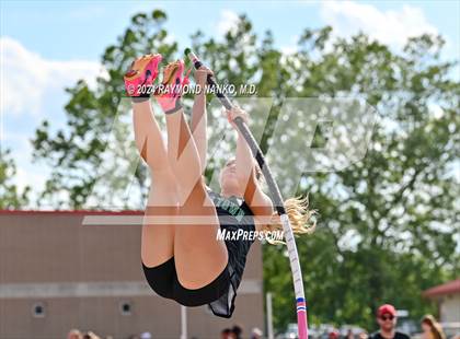 Thumbnail 3 in IHSAA Pike Regional (Pole Vault)  photogallery.