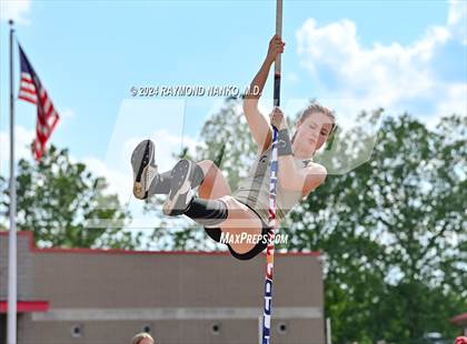 Thumbnail 3 in IHSAA Pike Regional (Pole Vault)  photogallery.