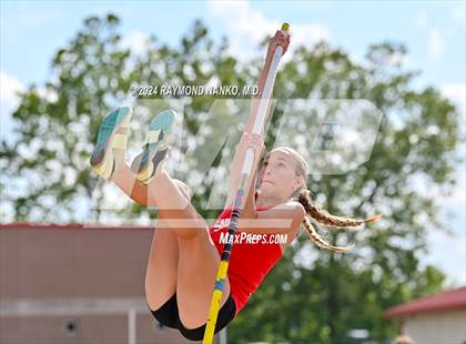 Thumbnail 2 in IHSAA Pike Regional (Pole Vault)  photogallery.