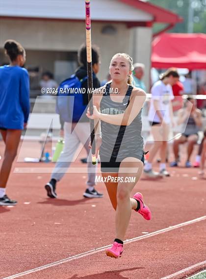 Thumbnail 1 in IHSAA Pike Regional (Pole Vault)  photogallery.
