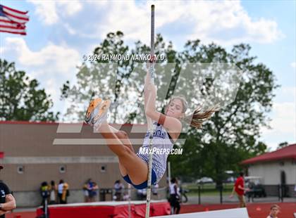 Thumbnail 2 in IHSAA Pike Regional (Pole Vault)  photogallery.