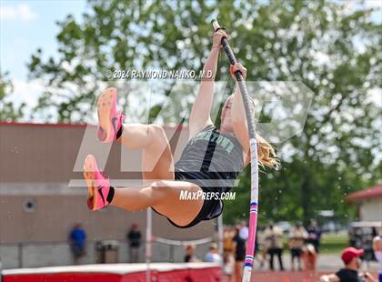 Thumbnail 2 in IHSAA Pike Regional (Pole Vault)  photogallery.