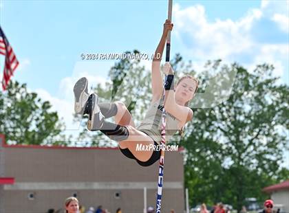 Thumbnail 2 in IHSAA Pike Regional (Pole Vault)  photogallery.