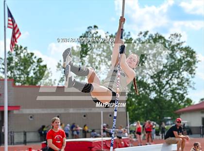 Thumbnail 1 in IHSAA Pike Regional (Pole Vault)  photogallery.