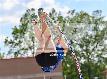 Thumbnail 2 in IHSAA Pike Regional (Pole Vault)  photogallery.