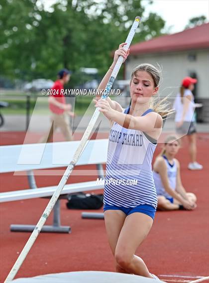 Thumbnail 3 in IHSAA Pike Regional (Pole Vault)  photogallery.