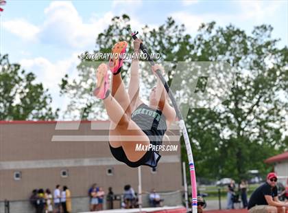 Thumbnail 2 in IHSAA Pike Regional (Pole Vault)  photogallery.