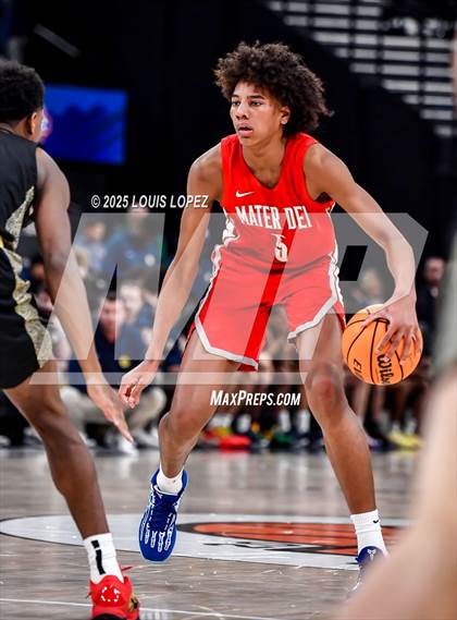 Thumbnail 2 in St. John Bosco vs. Mater Dei (Trinity-Mission League Showcase) photogallery.