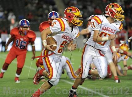 Thumbnail 2 in Oakdale vs. Serra (CIF State D2 Final) photogallery.