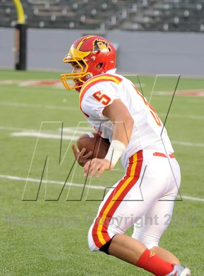 Thumbnail 1 in Oakdale vs. Serra (CIF State D2 Final) photogallery.