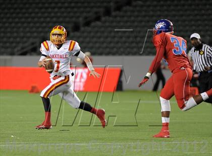 Thumbnail 3 in Oakdale vs. Serra (CIF State D2 Final) photogallery.