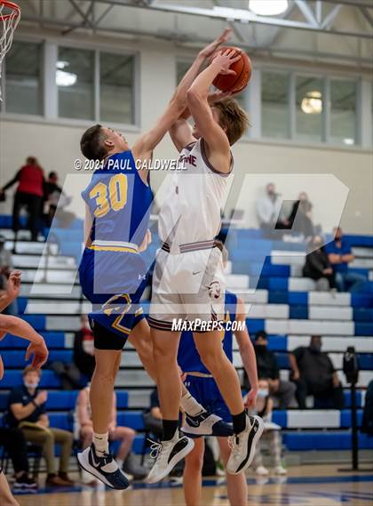 Thumbnail 2 in Mt. Spokane vs. Tahoma (Curtis Winter Classic) photogallery.
