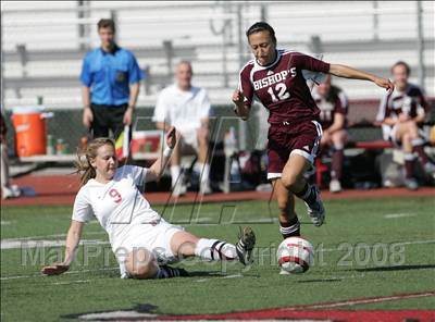 Thumbnail 3 in Bishop's vs. Oaks Christian (CIF SoCal D3 Regional Final) photogallery.
