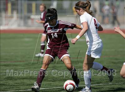 Thumbnail 2 in Bishop's vs. Oaks Christian (CIF SoCal D3 Regional Final) photogallery.