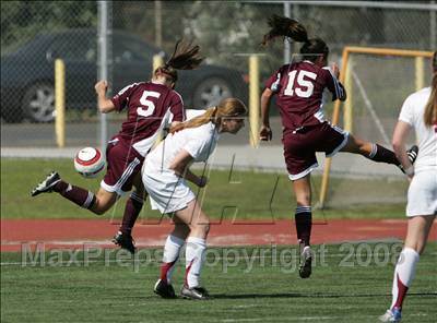 Thumbnail 3 in Bishop's vs. Oaks Christian (CIF SoCal D3 Regional Final) photogallery.