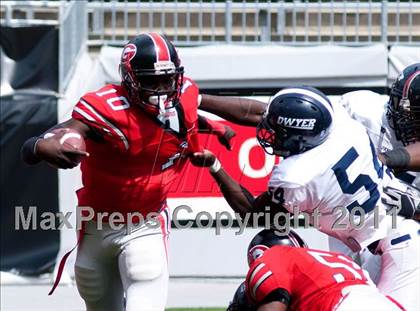 Thumbnail 2 in Dwyer vs. Glenville (Kirk Herbstreit National Kickoff Classic) photogallery.
