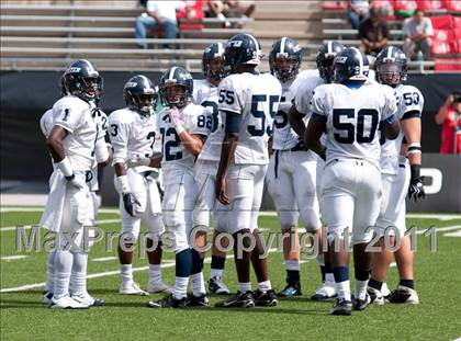 Thumbnail 2 in Dwyer vs. Glenville (Kirk Herbstreit National Kickoff Classic) photogallery.
