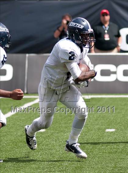 Thumbnail 3 in Dwyer vs. Glenville (Kirk Herbstreit National Kickoff Classic) photogallery.