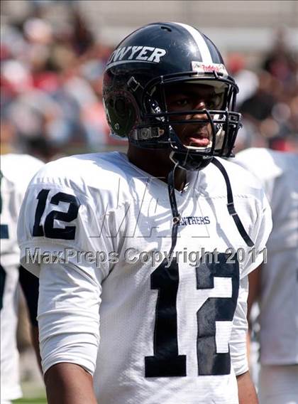 Thumbnail 2 in Dwyer vs. Glenville (Kirk Herbstreit National Kickoff Classic) photogallery.